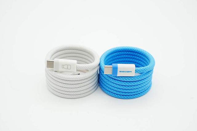 兼顾240W快充和40Gbps高速传输，异泽磁吸编织数据线拆解