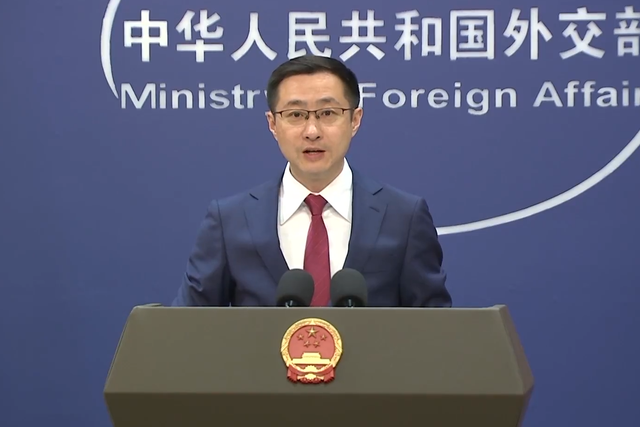 特朗普刚回国，8国发表联合声明，不许普京做2件事，中方预判成真