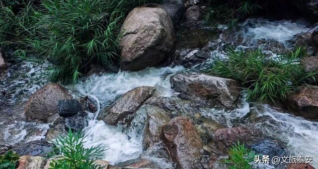 环境温度25℃！在这踩着28亿年的彩虹石玩水，连水雾都是马卡龙色！