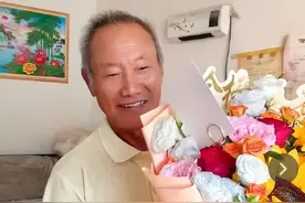 “萍”步青云，姜萍走红让贫寒家庭咸鱼翻身，爸爸不用打工了图片