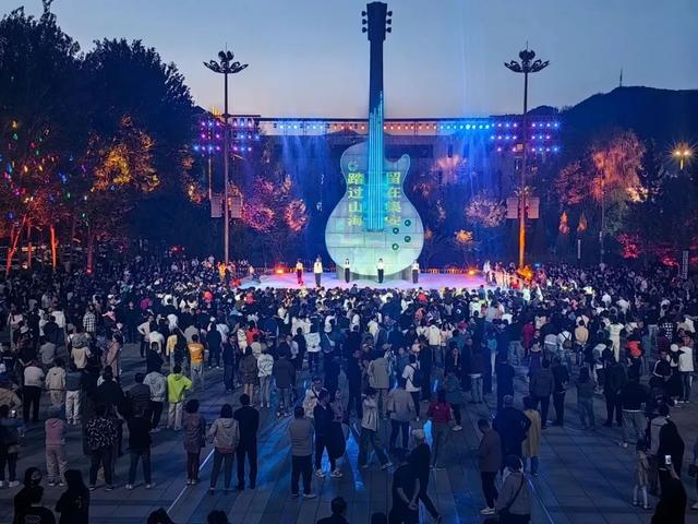 主题夜游、沉浸表演、烟花……吉林的夜，“游”点东西！