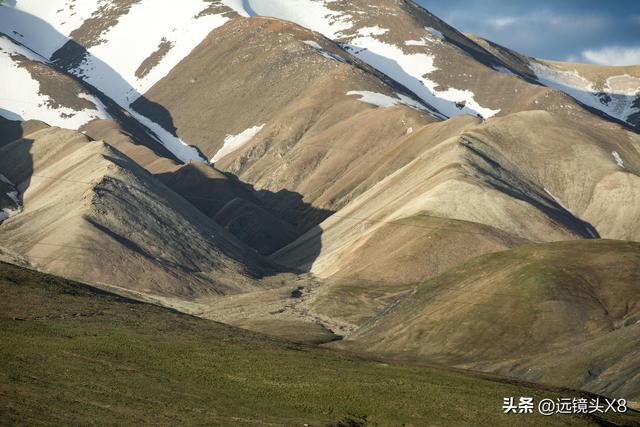 可可西里自然保护区绵延的雪山