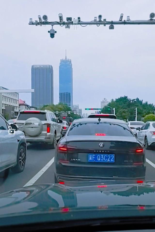 七绝:周天保定打卡