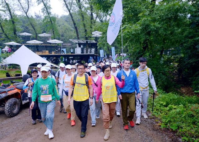山水为卷，非遗为韵丨2025“环浙步道 登甬十峰”奉化站燃情开跑