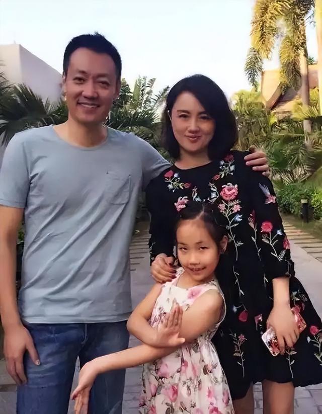 离世仅过去8个月，52岁辛柏青高调传出喜讯	，朱媛媛终于能安心了