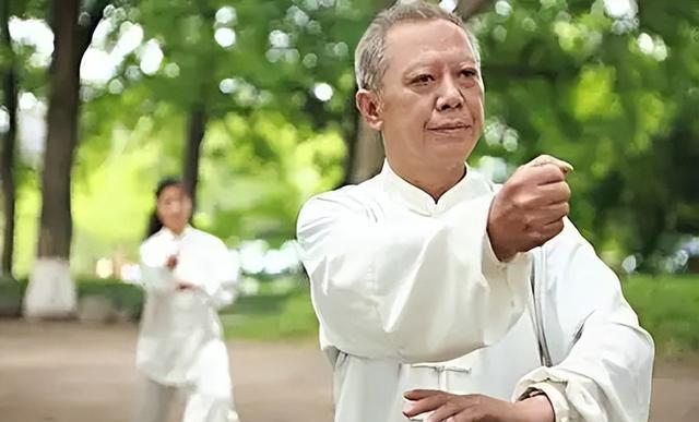 中老年人学太极5个雷区别踩安全比姿势重要_2179