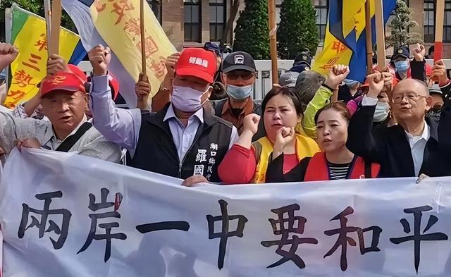 特朗普还未登机访华，大批美国坦克将运往台岛，解放军动作更大