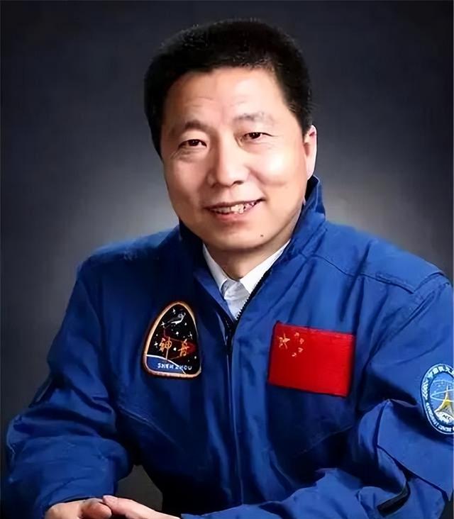 杨利伟夫人温柔美丽，被婆婆一眼看中，为丈夫放弃工作毅然随军！