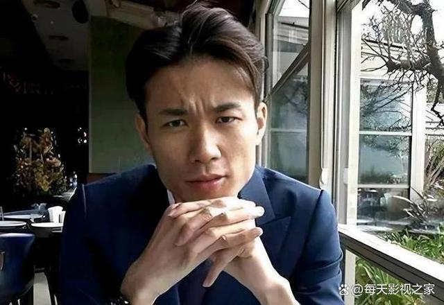 5 年前	，靠倒卖口罩一年赚 60 亿元，住 5 万一夜酒店的他，如今咋样了