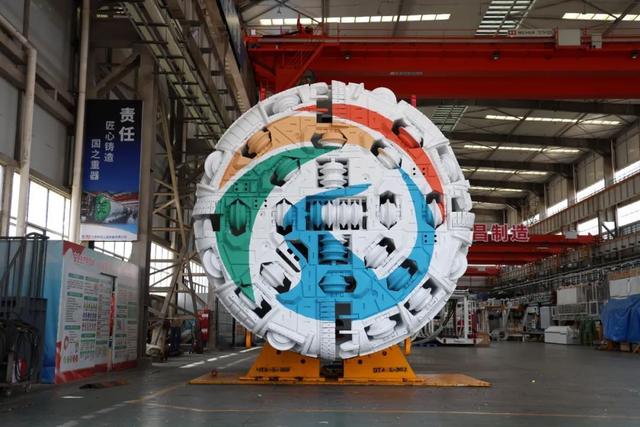 "镜岭1号"今日下线！13公里输水隧洞迎来"破岩利器"