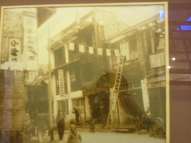 1905年，吴樾在北京火车站刺杀五大臣失败，被揪着头发拖出车厢