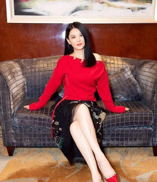 李湘不忍了！坦白与释永信的真实关系，“亲吻”照的真相终于大白