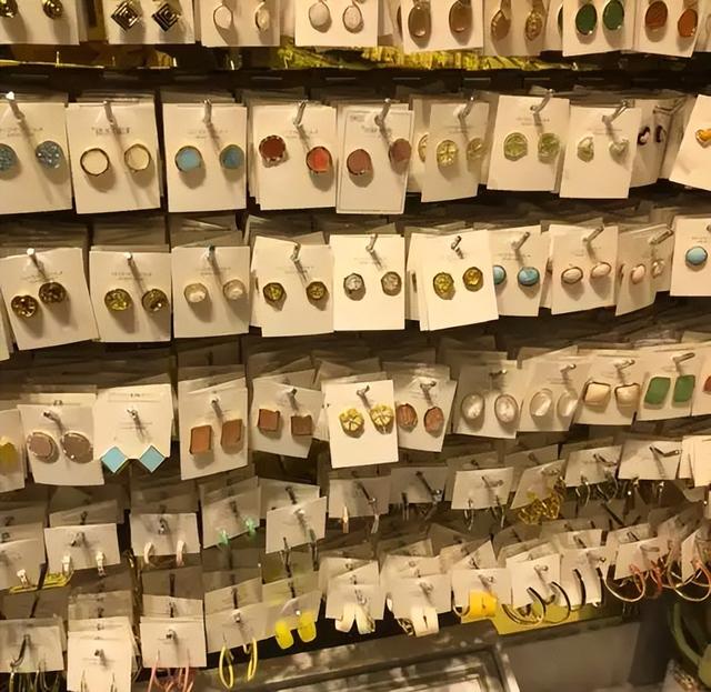 镉超标9000倍！廉价合金饰品成“美丽陷阱”，你的首饰安全吗？