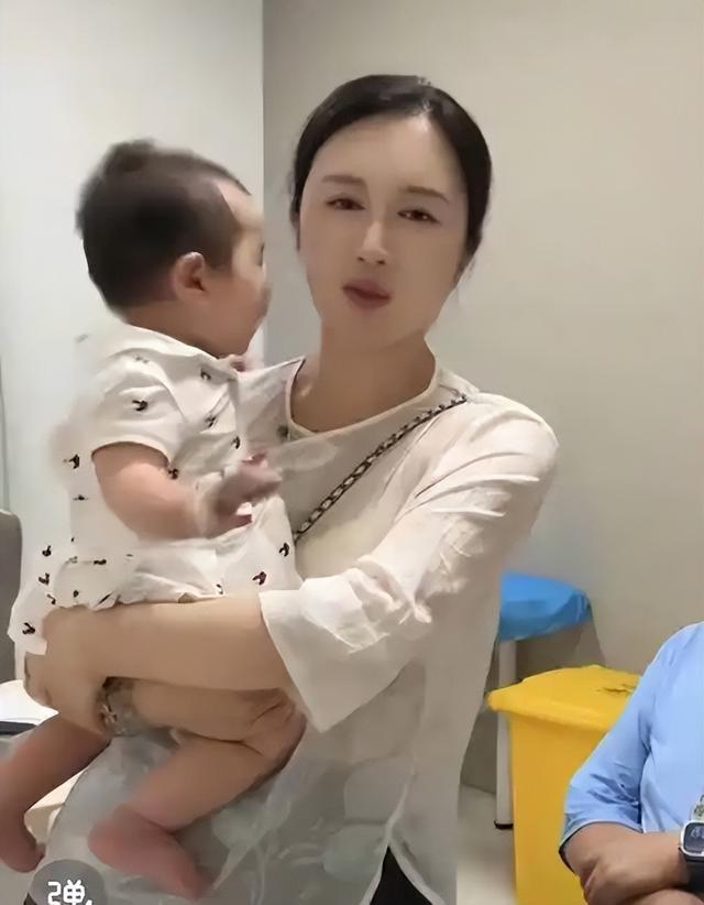 一个贪财一个好色？老夫少妻的“残酷”在74岁的张纪中身上应验了