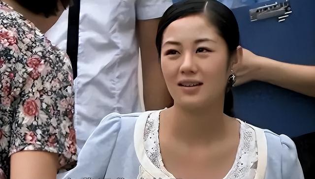 她被赵本山“养”了11年，却嫁给了被判14年的前夫如今后悔莫