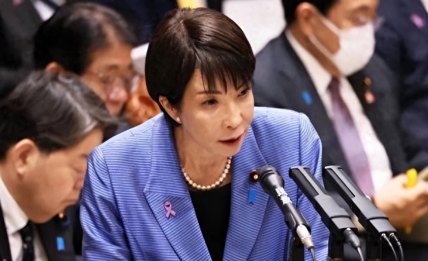 美国不许日方低头，祭出重磅手段；高市醒悟，对华作出重要表态