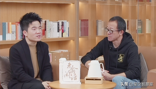 年收入二三十亿？董宇辉团队辟谣，与辉同行直播数据已碾压前东家