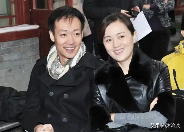 朱媛媛去世才三个月，恶心一幕上演，辛柏青被撮合跟马伊琍在一起
