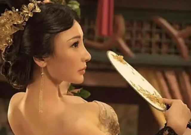 4位因丰满出名的女星，用丰盈体态演绎风华，美得人沉醉各有千秋