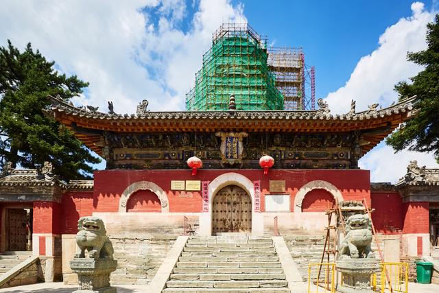 五台山塔院寺，历史悠久，被世人敬仰， 是朝拜五台山必去之处