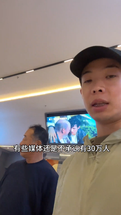 日本小伙带老爹游中国，看完《南京照相馆》气炸，公开跟日媒叫板