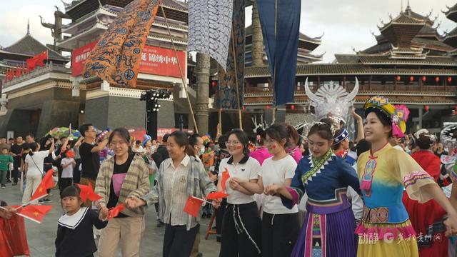 多彩贵州城：最炫民族风+摇滚音浪，嗨翻国庆假日