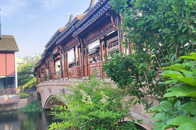 原住民搬走后，没了烟火气的古镇，还能叫古镇吗？