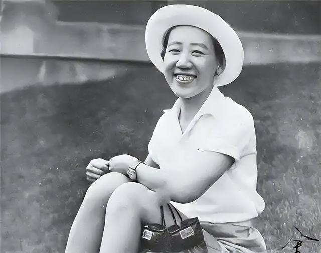 1947年	，川岛芳子接受审判的留影，容貌憔悴，第二年被枪决！