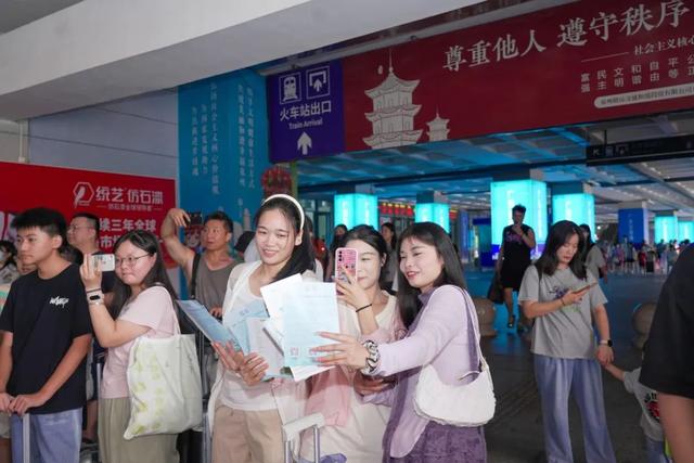 太会了！南安文体旅别样推介“闪”进泉州动车站！