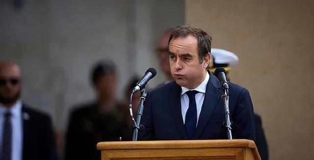 6天后，马克龙要来北京，将一张请帖递给中方，还想尽快办一件事