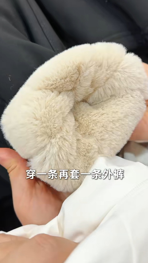 李艾一家游哈尔滨，买19元棉衣和29元雪地靴，花346元旅行后扔掉