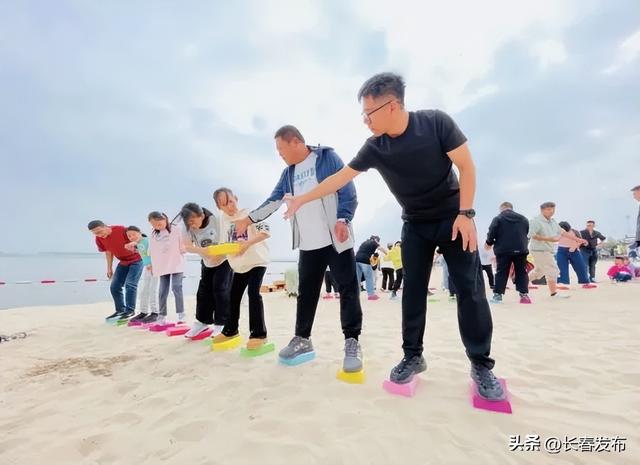 长春人潮涌动共绘节日盛景