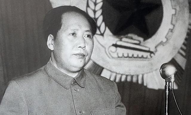 毛主席为何一生不进故宫，终生再未回延安？周总理的谈话道出实情