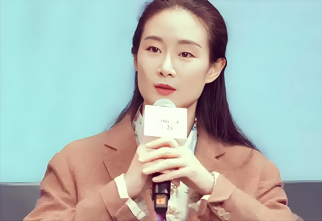 离开赵本山17年后，41岁的"王小蒙"王亚彬，如今的下场怪不了别人