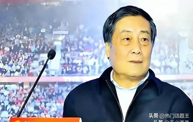 杜建英朋友圈泄秘：宗庆后不怕生意起伏，只怕家里圆桌坐不齐