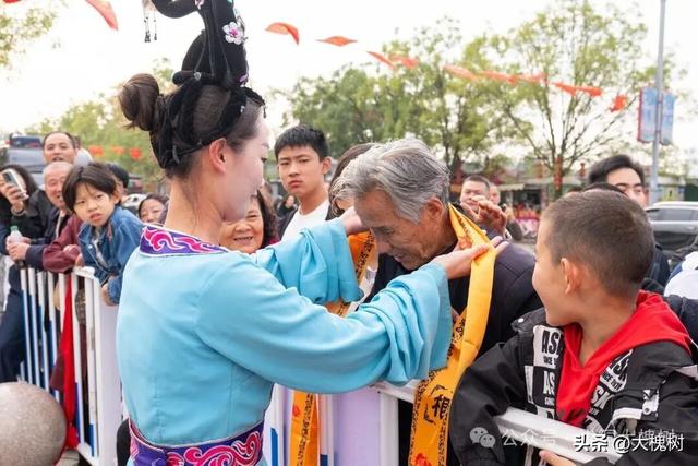 洪洞大槐树景区30余场表演嗨翻国庆假期