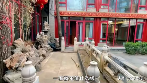 印度旅游团来上海旅游，落地的瞬间，一个个眉头紧锁却又目瞪口呆