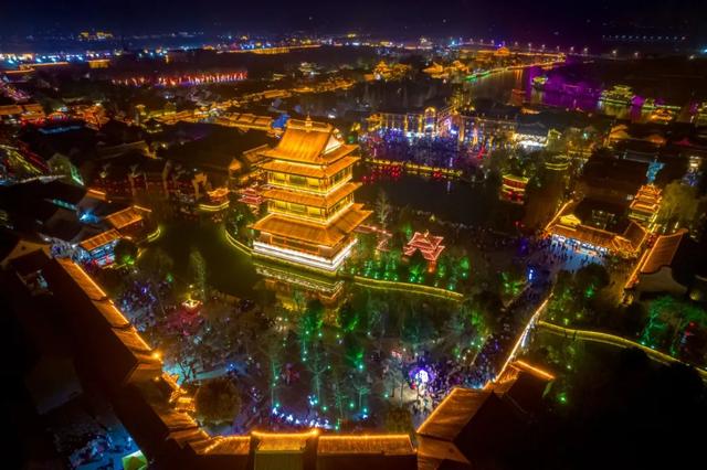 台儿庄古城复兴楼“登高祈福”，愿你拾级而上，步步皆好运！