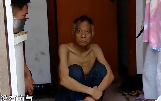 捐肾救妻的模范丈夫，12年后住院发现双肾都在，子女表示无法接受