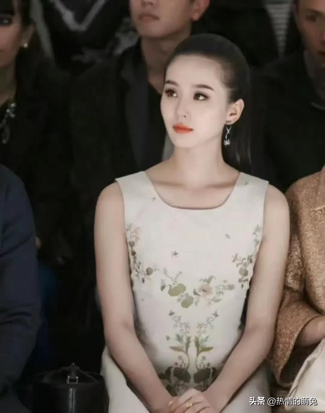 刘诗诗这个发型才是真正的大光明，还有人拿垫过的颅顶来比较