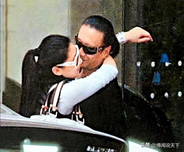 豁出去了！自曝私密事的Coco，没给89岁的谢贤留一点体面