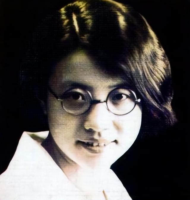 1955年，毛主席看到枪决名单后，拍案大怒：她可是咱全党的恩人！