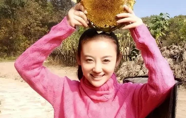 原来她早已去世！26岁全身溃烂不治而亡	，被全家8口“吸血”多年