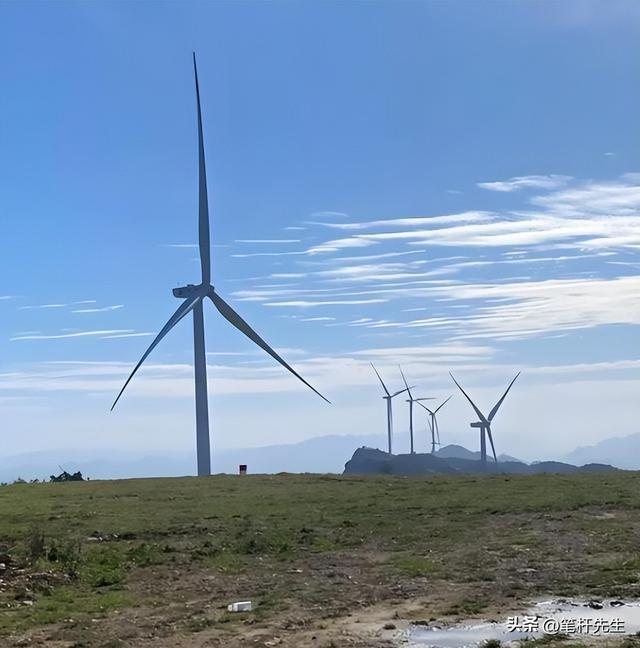 造价千万的大风车，转一天能发多少度电，换算成电价能赚钱吗？