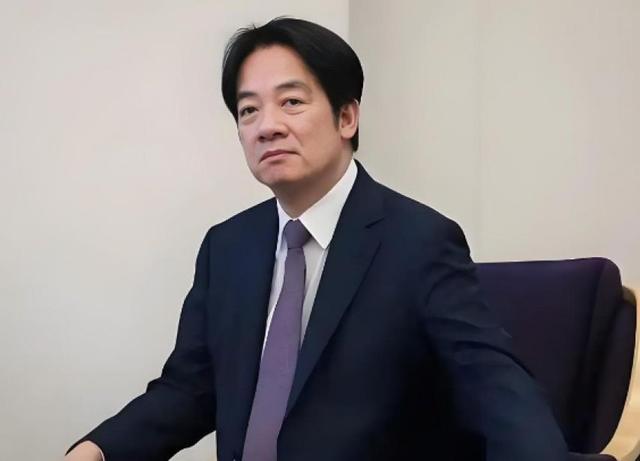 赖清德怕啥来啥！大陆递出邀请函，洪秀柱抵京后，做出郑重表态，民进党气急败坏！