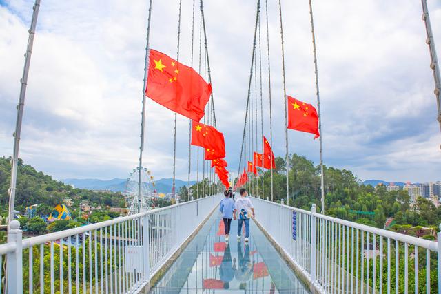 国庆假期启幕！隐贤山庄热闹全开，潮玩科技伴欢声笑语