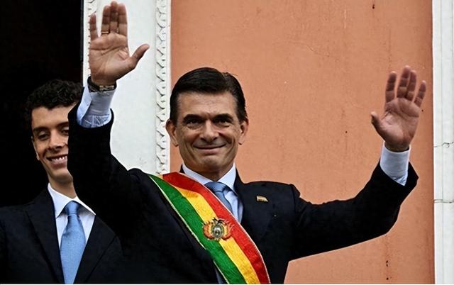 又一个中国伙伴倒向美国，撕毁合同，骗走20亿！把矛头对准了中国