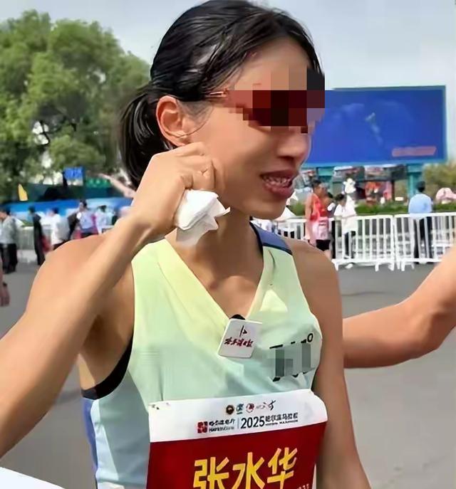 丈夫公开发声！官宣辞职才5天，最快女护士竟踏上了另一条上坡路