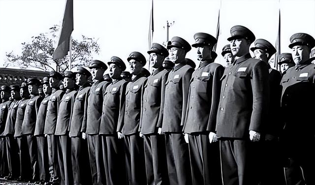 他被免去副总长	、中央委员，本打算退休养老	，没想到又被重用13年