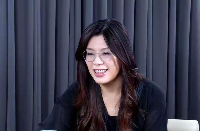 郑丽文不装了？国台办回应武统后，郑丽文宣称：绝不放弃武力保台